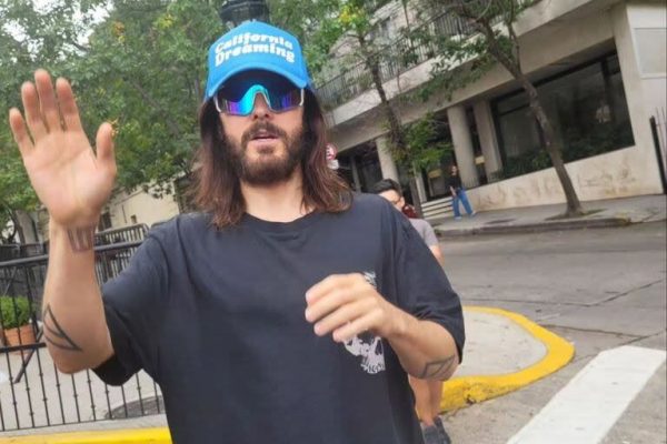 El video de Jared Leto paseando en bicicleta por Buenos Aires que se volvió viral