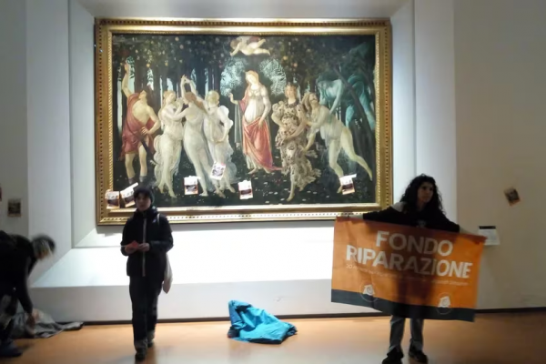 Activistas climáticos pegaron carteles en “La Primavera” de Botticelli