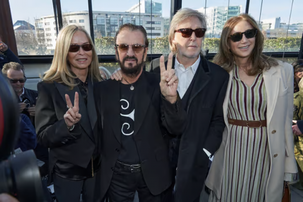 Paul y Ringo en el desfile de Stella McCartney en París