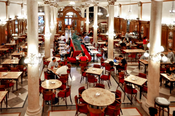 Desde La Boca hasta Palermo: cinco cafecitos icónicos de la ciudad de Buenos Aires que hay que conocer