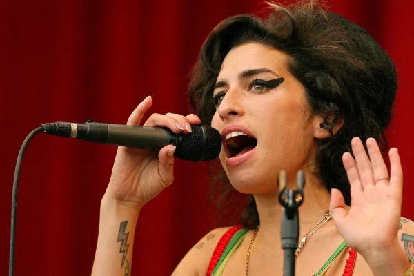 Reeditan el video “Tears Dry on Their Own” de Amy Winehouse con imágenes inéditas