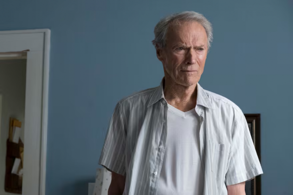 La impactante imagen de Clint Eastwood, irreconocible a los 93 años