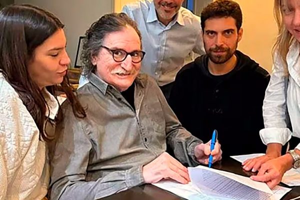 Charly García firmó contrato para editar su esperado nuevo disco: todos los detalles