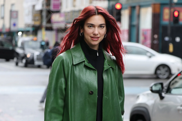 Dua Lipa, ¿próxima chica Almodóvar?