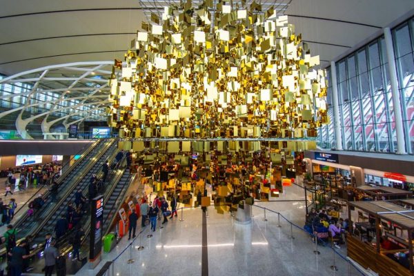 El aeropuerto de Ezeiza tiene su propio “Sol” con una imponente obra que rinde homenaje a la bandera argentina