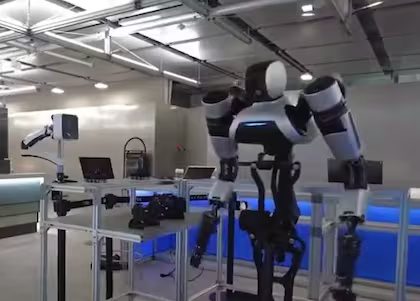 Innovación tecnológica: la primera cafetería manejada por 100 robots