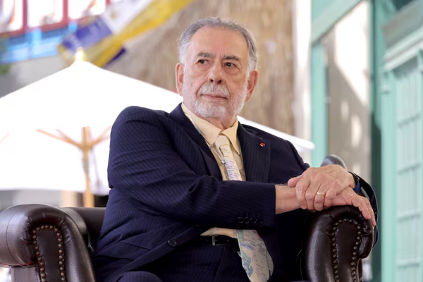 Francis Ford Coppola: aparecieron videos que muestran al director besando a mujeres del equipo durante el rodaje de Megalópolis