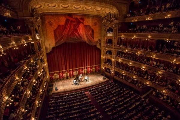 El Teatro Colón realiza hoy un concierto solidario a beneficio de la Orquesta Escuela de Bahía Blanca