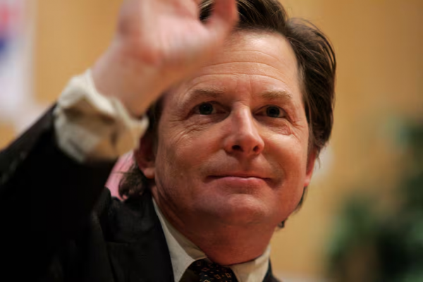 Cinco años después de anunciar su retiro, Michael J. Fox vuelve a la actuación con un misterioso papel