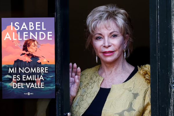 Isabel Allende lo hizo de nuevo: un libro que une un amor, un padre que se fue y una guerra cruel que mira al presente