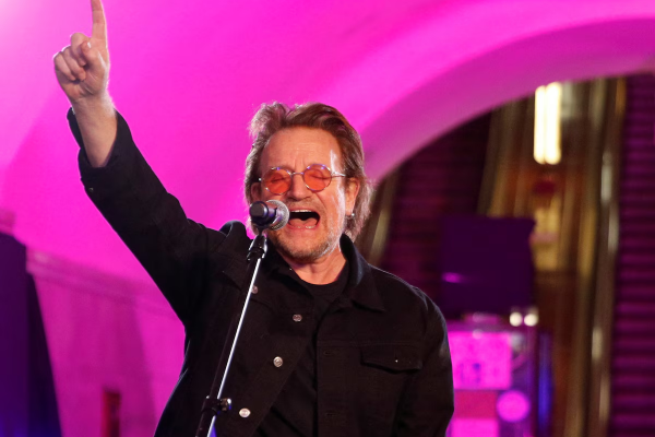 Bono reveló cómo el duelo transformó su voz: “Cuando mi padre murió comencé a cantar de verdad”