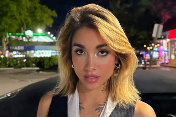 María Becerra transformó su dolorosa situación en un crudo cuadro: “Representa mucha oscuridad”