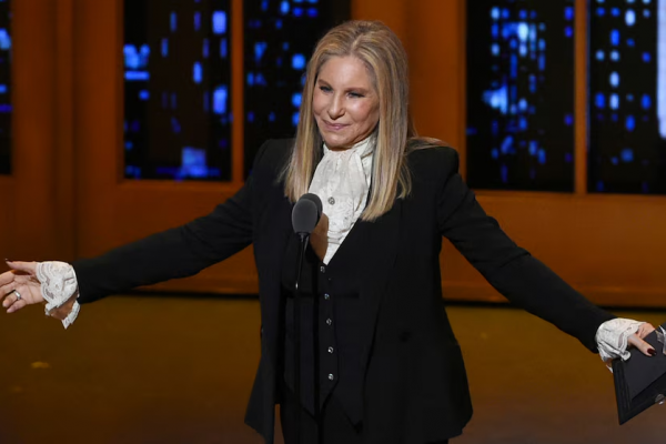 La voz de Barbra Streisand regresa: McCartney y Dylan la acompañan en su nuevo disco de duos