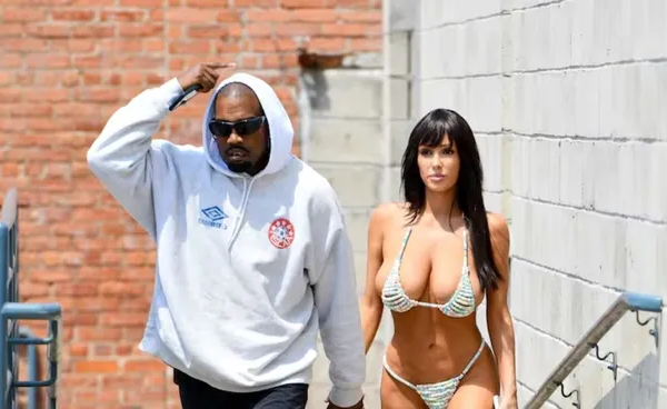 Bianca Censori novia de Kanye West,  volvió a revolucionar las redes con un polémico bikini de caramelos