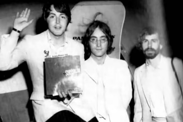 “Magic Alex”, el excéntrico técnico de televisores que engatusó a The Beatles