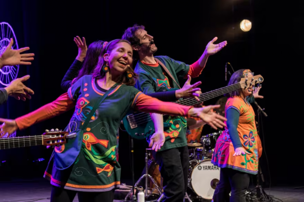 Música en vacaciones: desde un trío que es furor en YouTube a una ópera en versión infantil y una fiesta para la familia