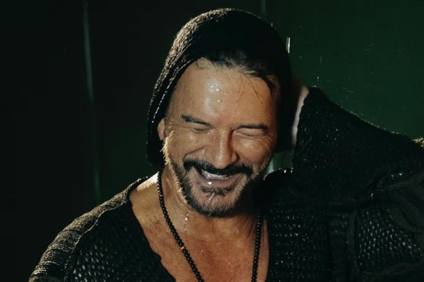 Ricardo Arjona anunció que vuelve a los escenarios después de someterse a dos cirugías