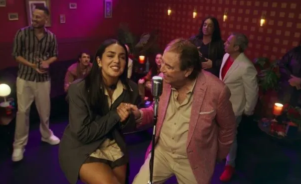 Dyango presentó una nueva versión de «Por volverte a ver» junto a Angela Leiva