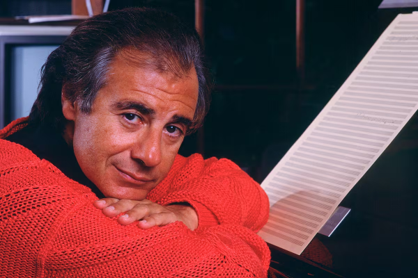 Murió Lalo Schifrin, galardonado músico y compositor argentino, a los 93 años