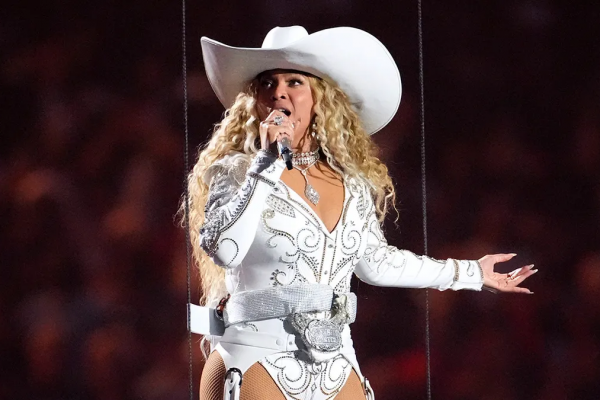 Susto en el show de Beyoncé: quedó colgada en el aire y sorprendió a más de uno