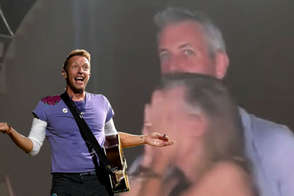 Chris Martin descubrió una infidelidad en pleno concierto de Coldplay: “O tienen una aventura o son muy tímidos”