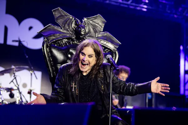 Ozzy Osbourne y Black Sabbath se despidieron de los escenarios con una misa de puro metal en un multitudinario concierto en Birmingham