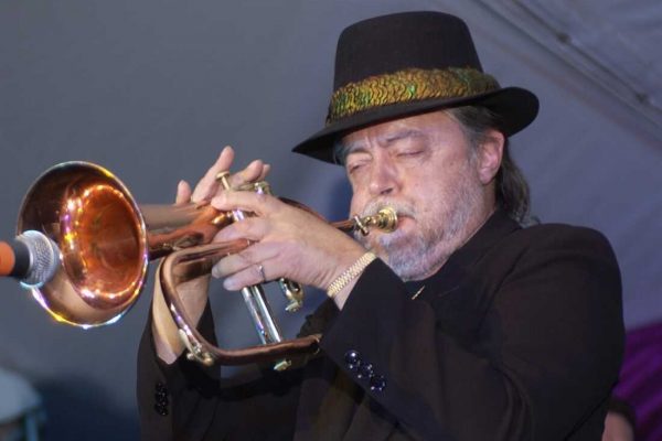 Murió Chuck Mangione, autor de “Feels So Good”, una de las canciones más famosas de la historia del jazz