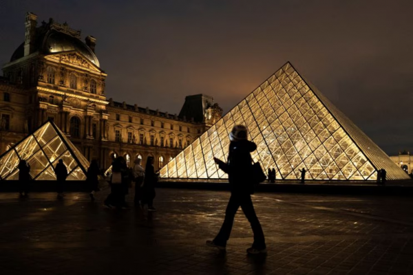La directora del Louvre detalló el ambicioso plan de renovación: “El museo es asfixiante, no es bueno para los turistas ni el arte”