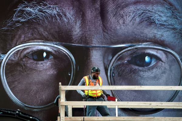 Larry David y los Obama preparan una miniserie que explora la historia de Estados Unidos
