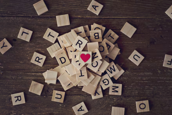 Diccionario del amor: los términos que definen los nuevos vínculos sentimentales