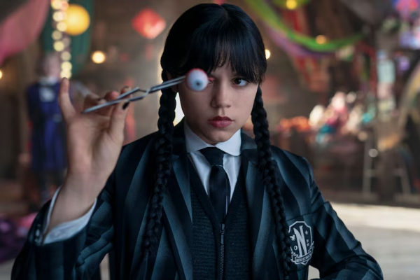 Ya está disponible en Netflix la segunda temporada de Merlina