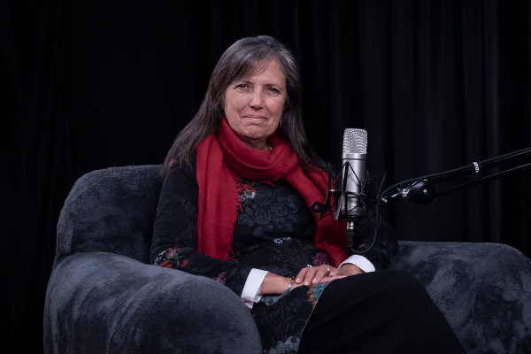 De la obsesión por la finitud a los tsunamis emocionales: las inquietudes que acompañan a Claudia Piñeiro desde la niñez y su huella en la literatura contemporánea