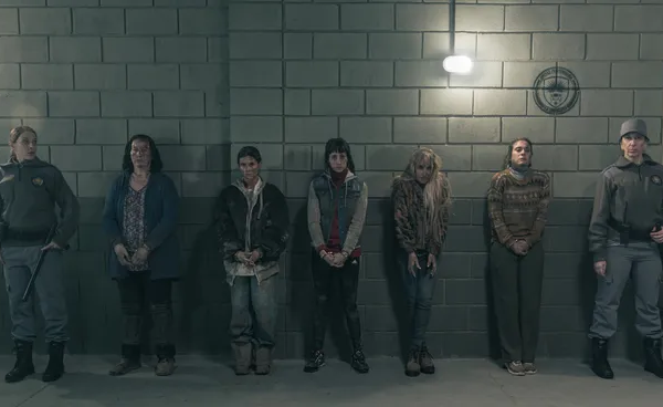 «En el Barro» llegó a Netflix, el spin-off de «El Marginal» que explora las cárceles de mujeres