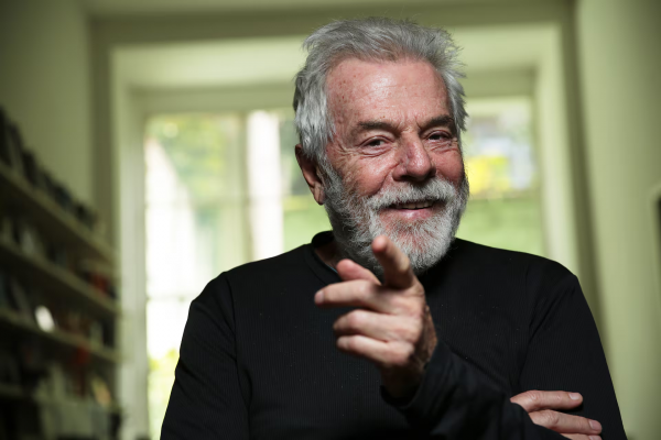 Víctor Laplace: la emoción que lo invade al recordar a Nélida Lobato, la felicidad que le dan sus nietos y los regalos de las fans