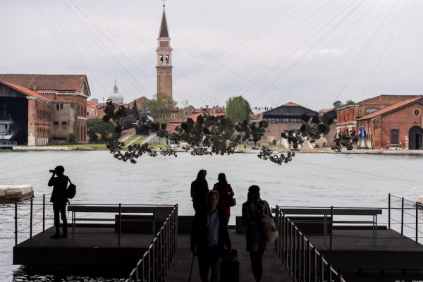 Sin apoyo económico, abrió la convocatoria para representar a Argentina en la Bienal de Venecia 2026