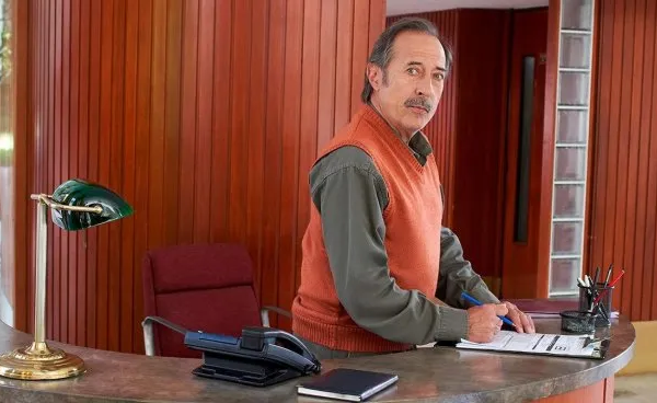 Tras la polémica y el éxito de «Homo Argentum»: qué se sabe de la cuarta temporada de «El Encargado», la serie éxito de Guillermo Francella en Disney+