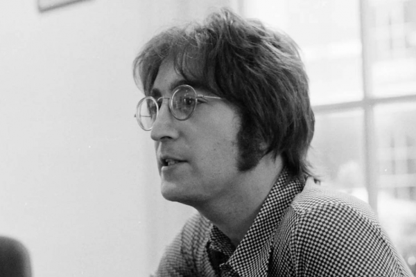14 intentos fallidos: el homicida de John Lennon permanecerá tras las rejas