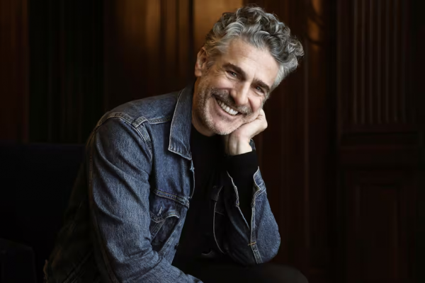 Leonardo Sbaraglia: “Los argentinos tenemos una gran necesidad de reírnos de nosotros mismos”