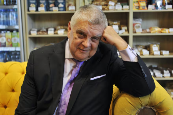 ¿Martín Fierro a la empleada doméstica?. Luis Ventura: los premios insólitos, las críticas y los 35 millones de pesos que necesita cada mes