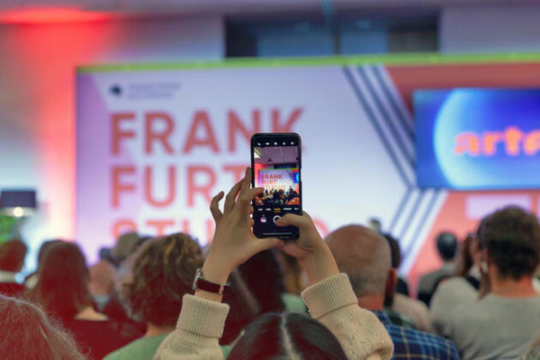 Comenzó la Feria del Libro de Frankfurt, la más importante del mundo, con los desafíos de la IA y la literatura en tiempos polarizados