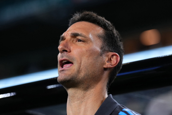 Una lupa sobre la vida de Scaloni: publicaron el libro con la biografía de Diego Borinsky sobre el DT de la Selección