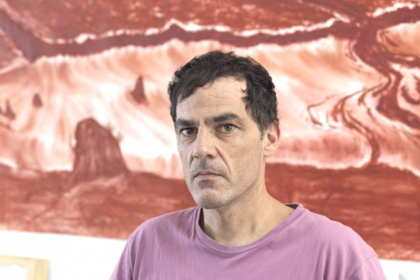 Con el dibujo más grande de su vida, hecho con 40 toneladas de sal y carbón, Matías Duville representará a la Argentina en la Bienal de Venecia