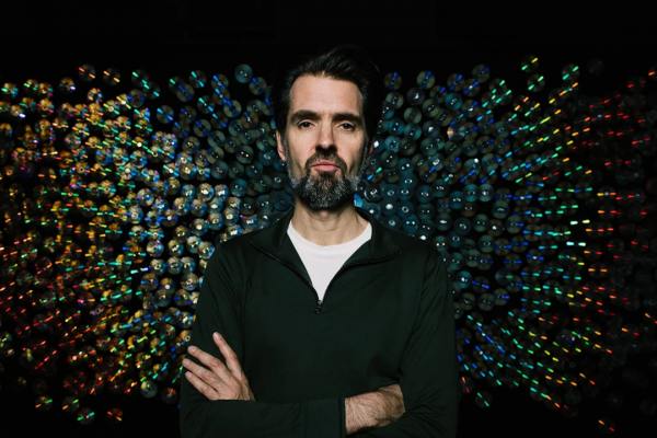 Daniel Canogar, referente del arte tecnológico, llega a Buenos Aires para Presente Continuo