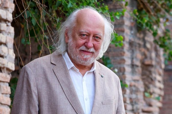 Laszlo Krasznahorkai, el escritor que busca la belleza del infierno y se inspira en Jimi Hendrix