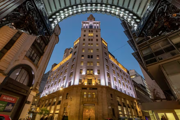 Venden un icónico edificio porteño con vistas a las mejores cúpulas de Buenos Aires