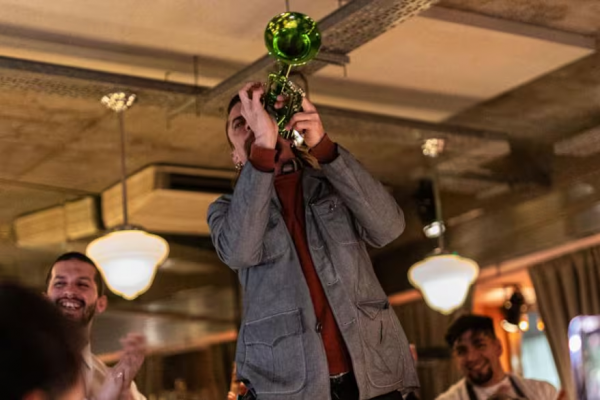 Sin subirse a un avión: dónde comer entre ambientaciones y puestas en escena que transportan a otros países