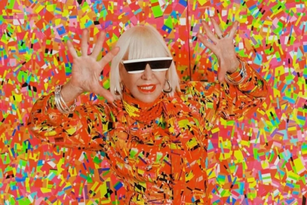 Marta Minujín presenta la Torre de Pisa de Spaghettis, su nueva obra monumental