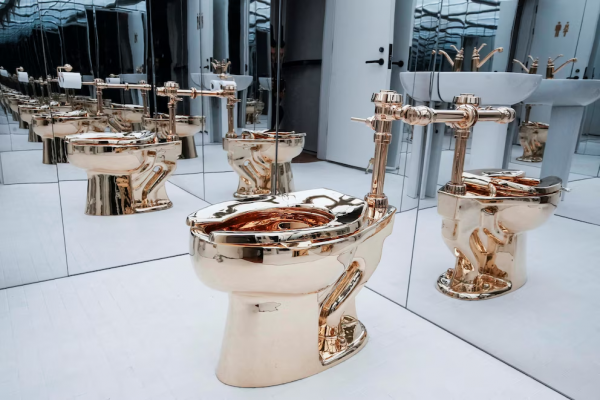 El famoso inodoro de oro de Cattelan se vendió por más de USD 12 millones