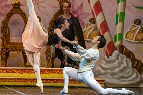 No es fin de año si no hay Cascanueces: el Ballet Estable y los estudiantes del Colón encarnan la fantasía navideña