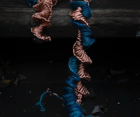 Marcelo Toledo inaugura El fluir del tiempo, la primera muestra de arte textil en el Museo del Agua